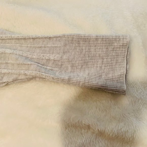 Cyrus Light Gray Sweater with Dolman Sleeves Size S - Picture 5 of 15
